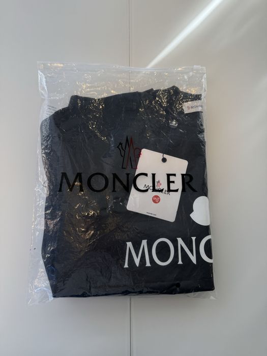 Moncler блуза.