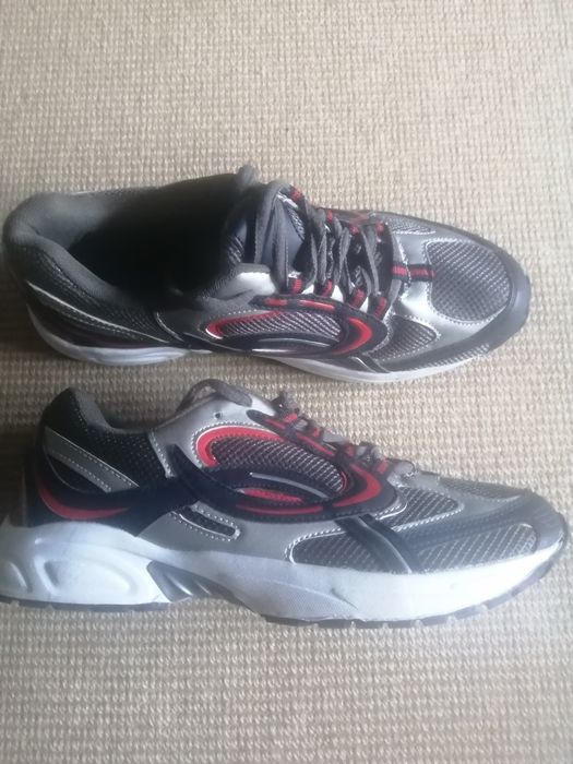 Мъжки маратонки нови, номер 43.