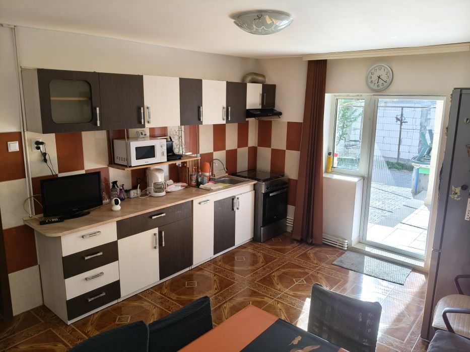 Închiriez casa 3 camere Valu lui Traian