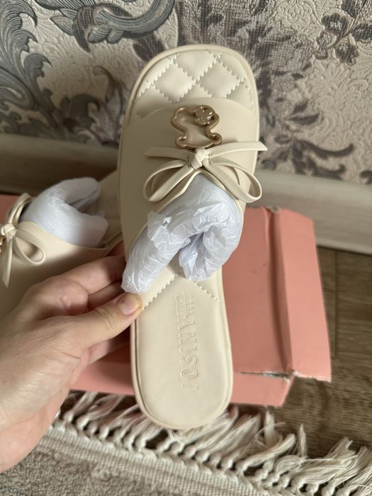 Шлепки женские