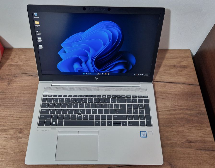 Laptop HP elitebook 850 G5, i5 gen8, SSD  512 GB , 16 gb RAM, docking