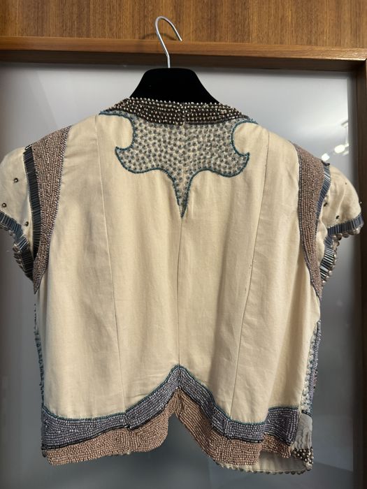 Vand vesta Elena Perseil paiete si pietre