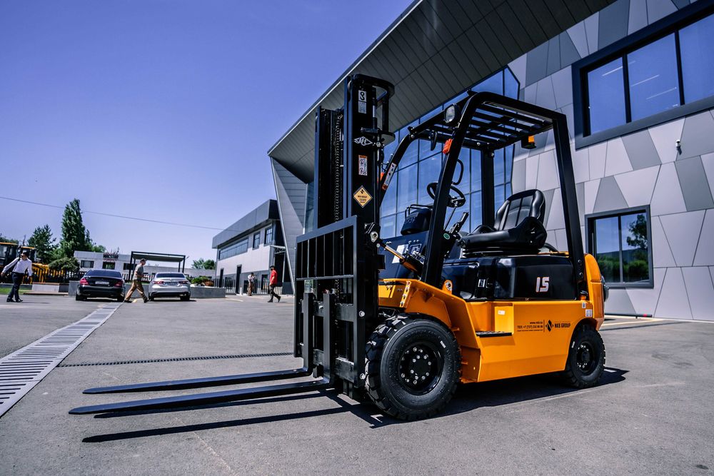 Вилочный погрузчик ( Кара)