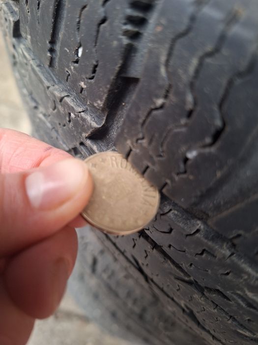 Vând cauciucuri de iarna  205/75/16 C