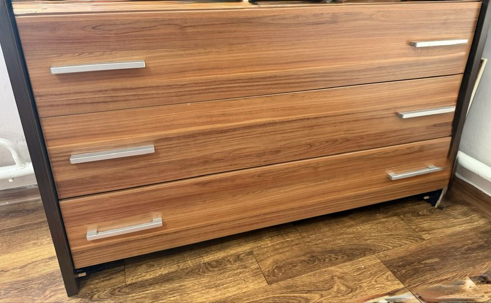 Шкаф и камод продается