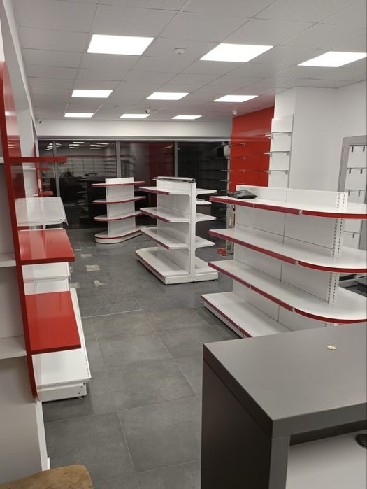 Търговско оборудване за хранителен магазин - стелажи, кошници, колички