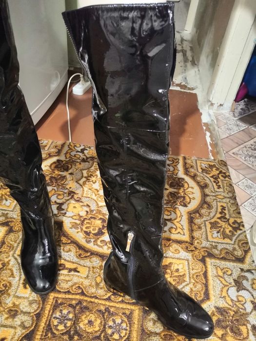 Срочно  красивые сапоги.