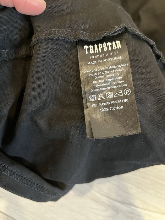 Продам оригинальнуб футболку Trapstar