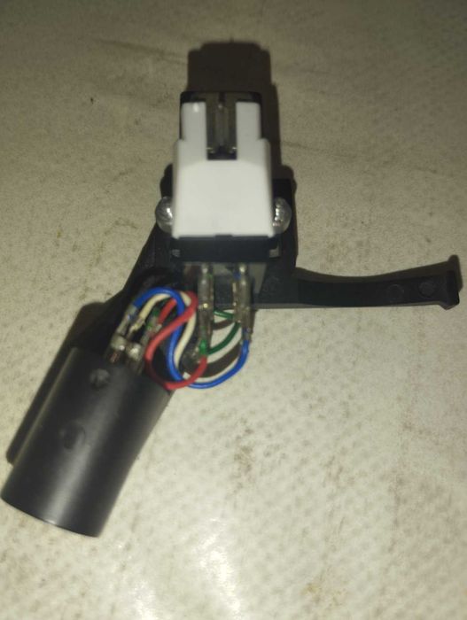 Грамофон LOEWE с нова игла