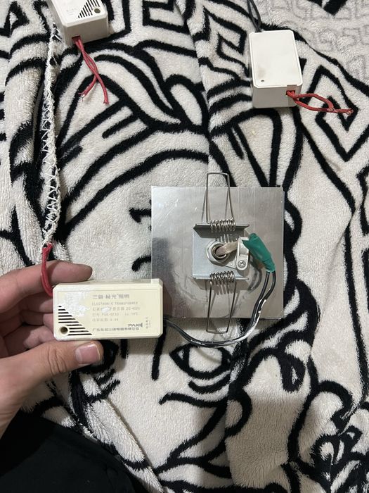 Продам светильник