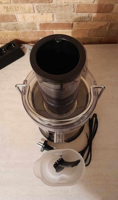 НОВА самопочистваща се сокоизтисквачка