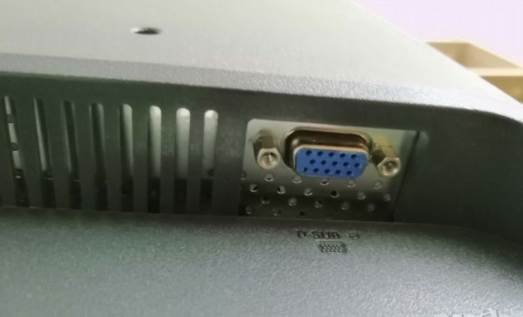 Монитор Philips