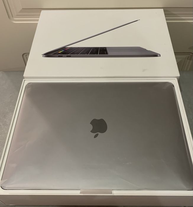 Срочно MacBook Pro 13 2019 Touch Bar, Space Gray, идеал