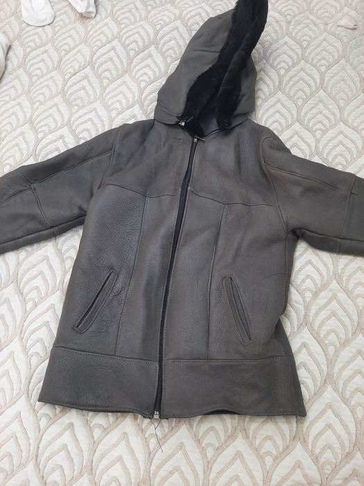 Продам детскую дублёнку, возраст 4-6 лет,