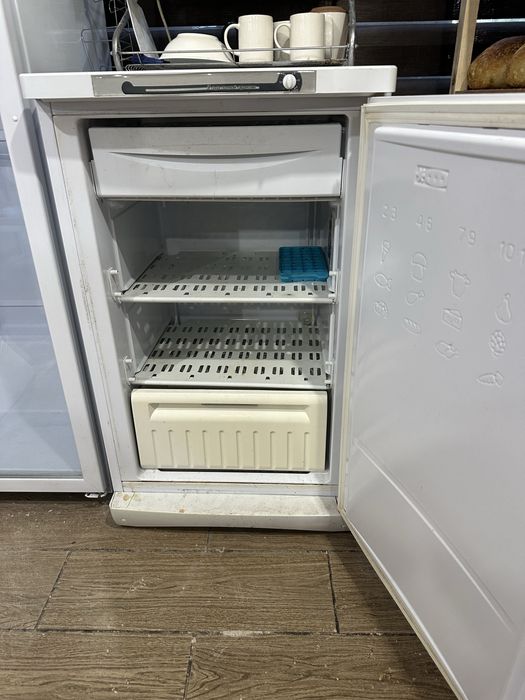 Морозильник продам