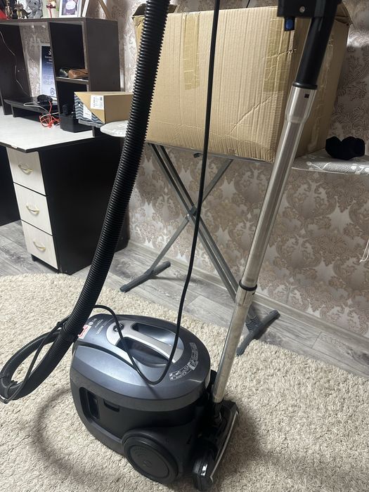 Продаю моющий пылесос