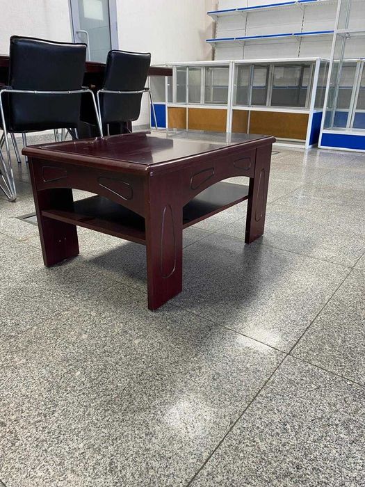 Торговая мебель, витрины, стелажи