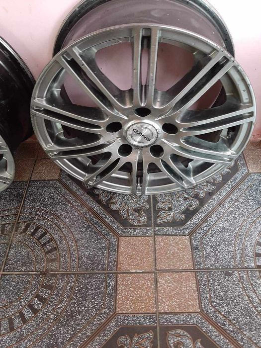 Vând jante dela enzo 225 70 R15