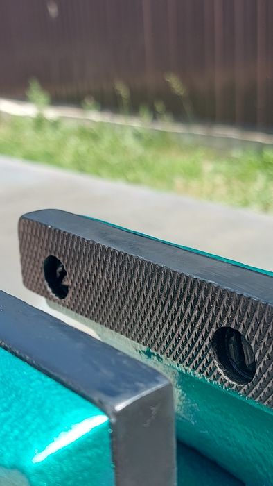 Тисы , тиски  СССР