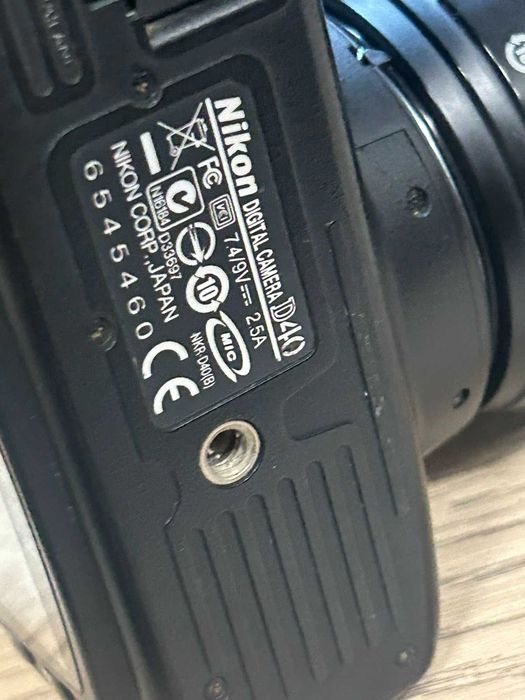 фотоапарат Nikon D40