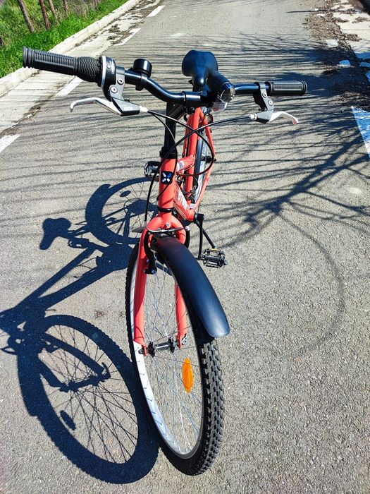 Vând bicicleta  b twin