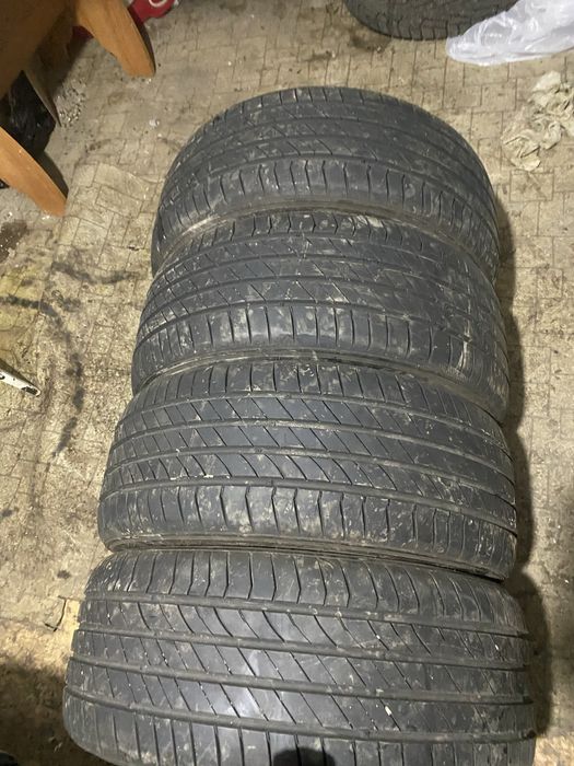 Продам комплект летних шин 225/45/17