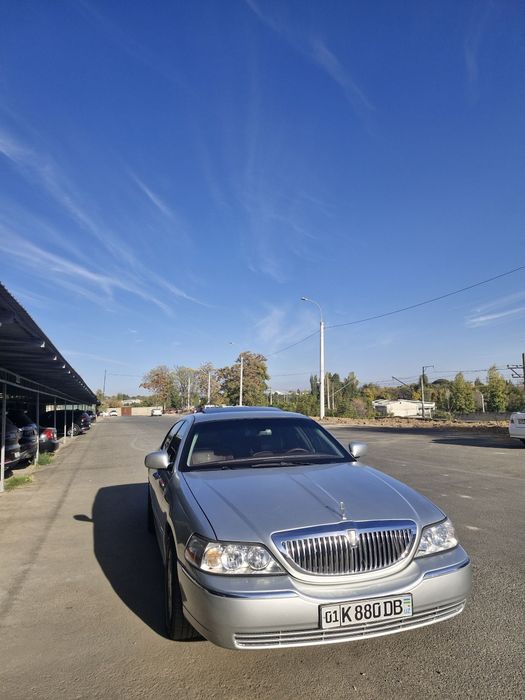 Lincoln Towncar sotiladi
