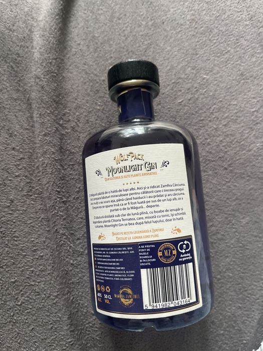Gin Wolfpack moonlight