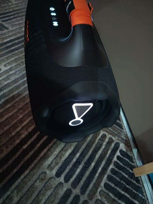 Jbl boombox 4 perfect,super bass