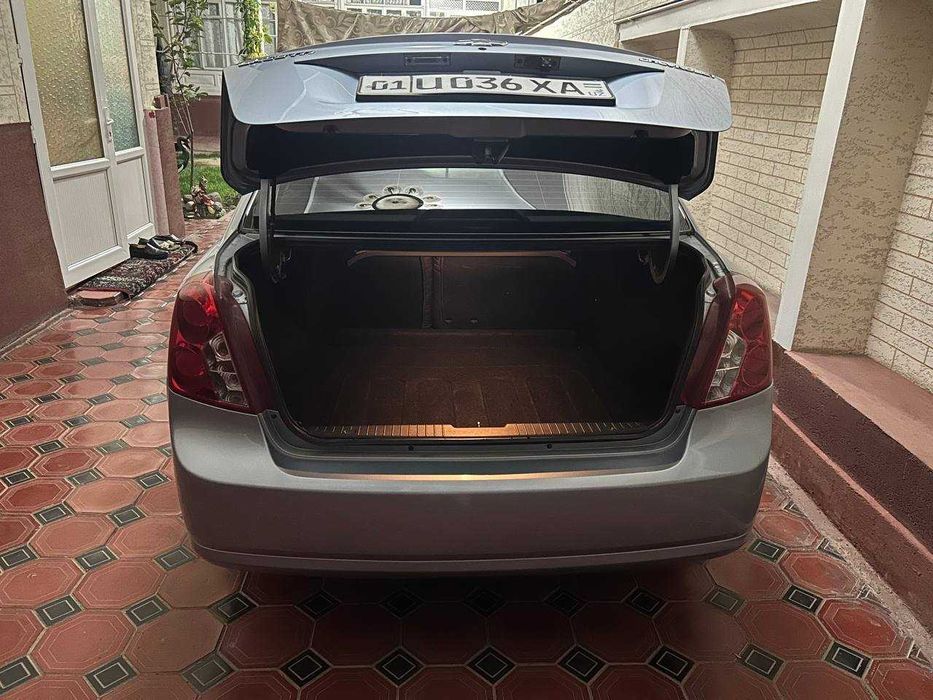 Lacetti delfin rang sotiladi