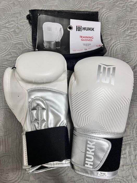 Боксерский перчатка