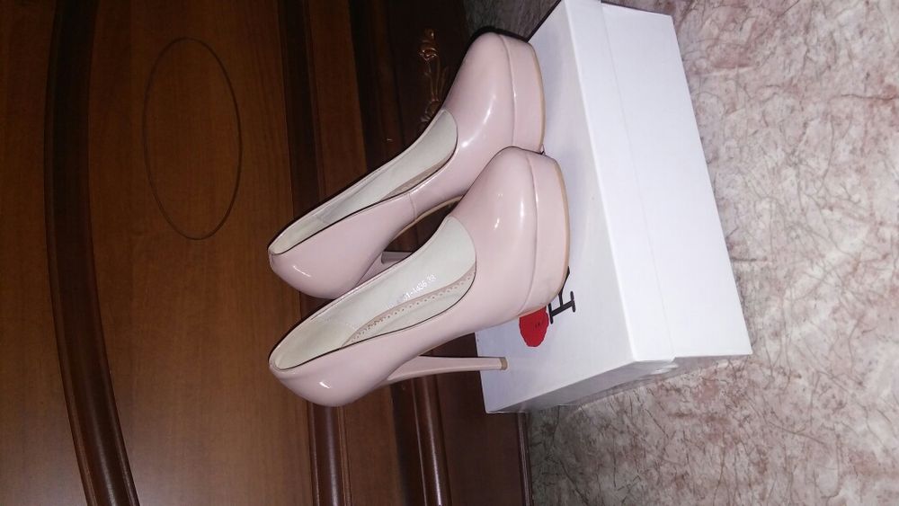 Срочно продам туфли