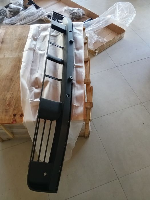 Old bamper pastki panjarasi Lixiang L7
