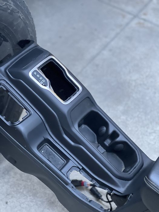 Части за Jeep Wrangler JL 2018-2025, решетка, стоп, мигач, барче и др.