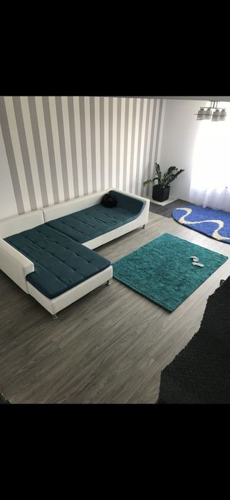 Vând Canapea 200x200cm si covor 1,40-1,98cmNegociabil.