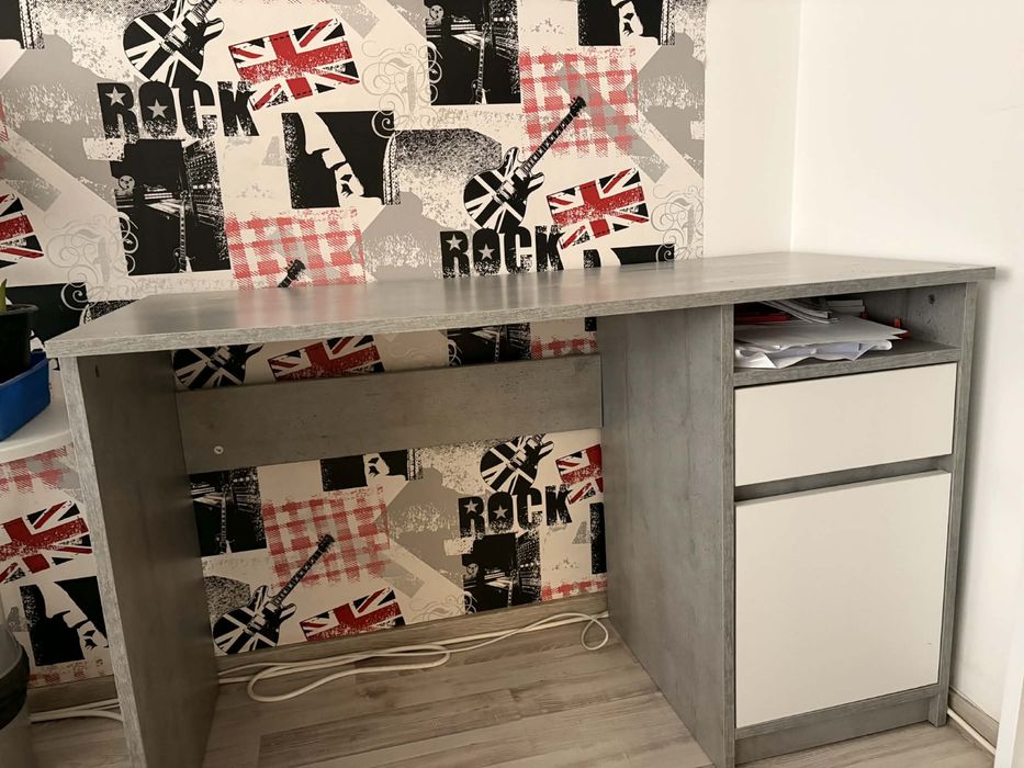 Birou mic pentru adolesncenti