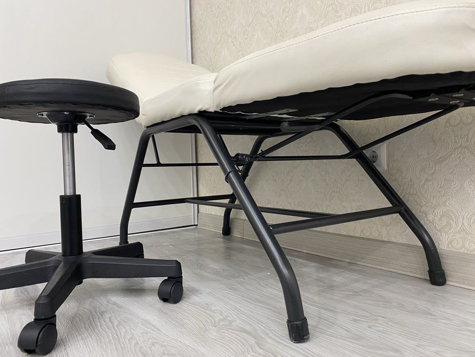 Косметологическая кушетка со стулом