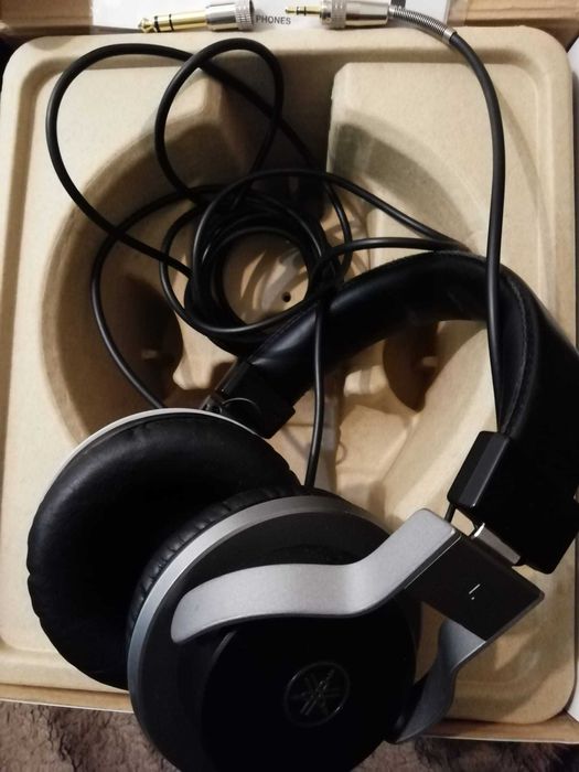 Vand căști studio Yamaha HPH-MT7 noi