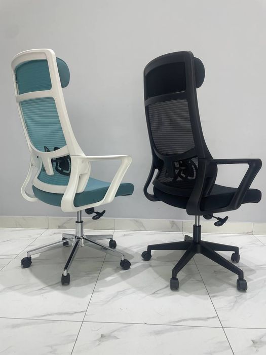 Офисное кресло модель beco black and blue