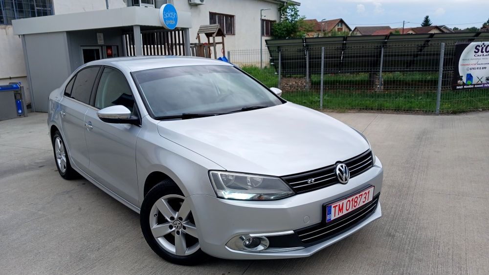 VOLKSWAGEN Jetta 2012 — imagine 3