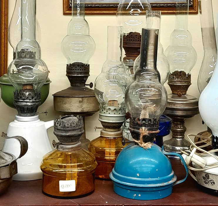 Керосиновые лампы эпохи СССР.