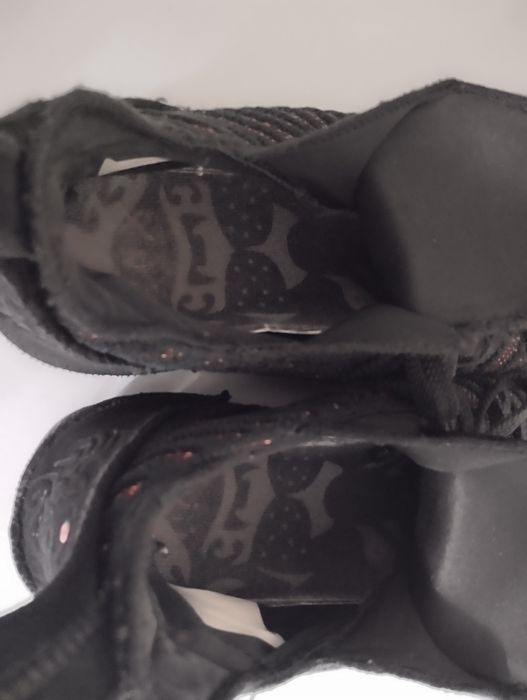 Nike Lebron 16 black