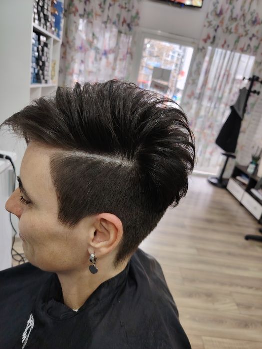 Ofer servicii de coafor