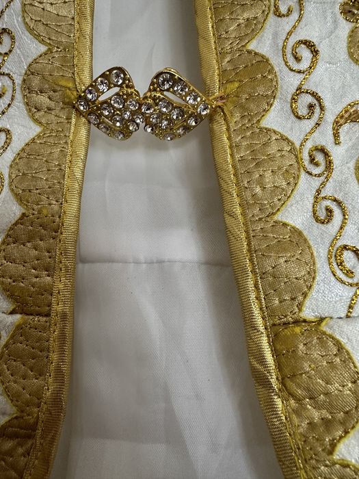 Комзол или кажеки в этно стиле…………..