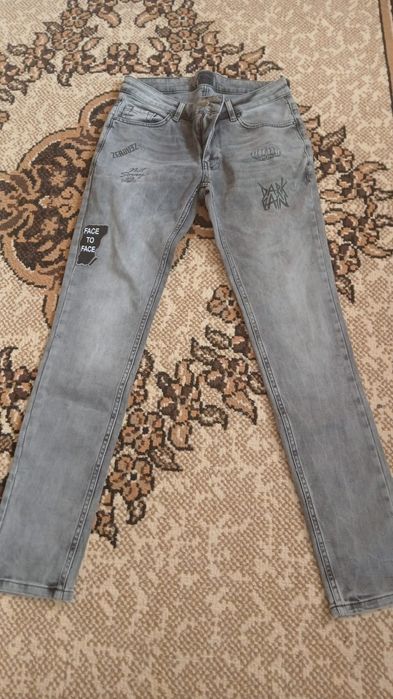 Джинсы женские  продам