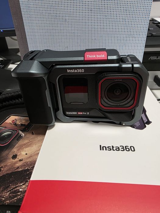 Camera de Acțiune – Insta360 Ace Pro 2