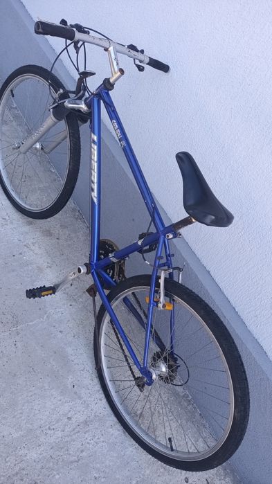 .Vind bicicleta.perfect funcțională.pret 200 lei.nu trimit prin curier.