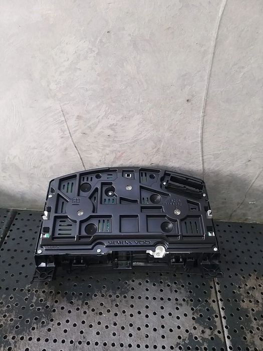 Ceasuri bord benzina opel astra h 13225986
