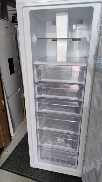 Чисто нов Вертикален Фризер BEKO-БЕКО 192 см 404 л AeroFlow™ No Frost