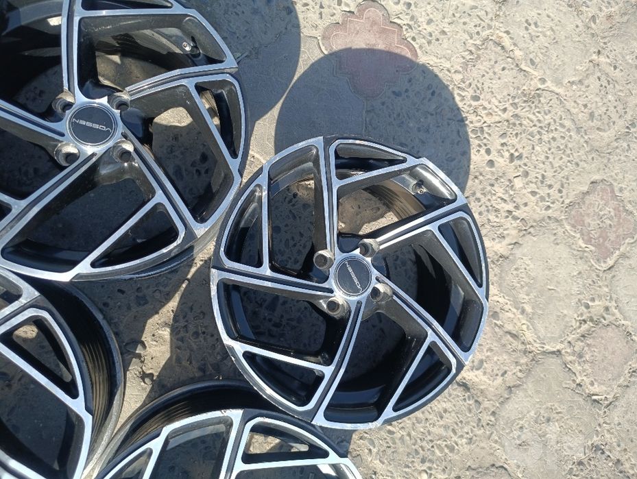 15 vossen deska sotiladi 4/100